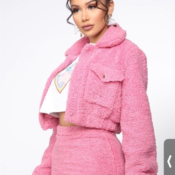 Fashion Nova cropped Sherpa jacket - Picture 2 of 9